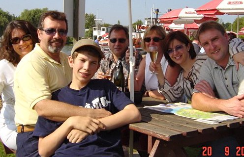 292071_2260474402064_349519_n