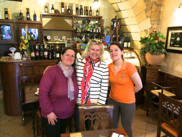 Meeting the lovely mamma & daughter from Lilly Club where mangiare bene local cuisine